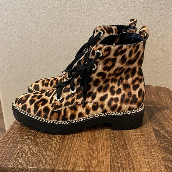 Gianni Bini Leopard Boots Size 10M - Picture 2 of 7